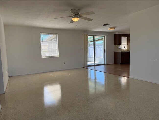 Photo - 3838 Beechwood Dr