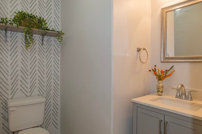 Photo - 315 Glade Bridge Ln