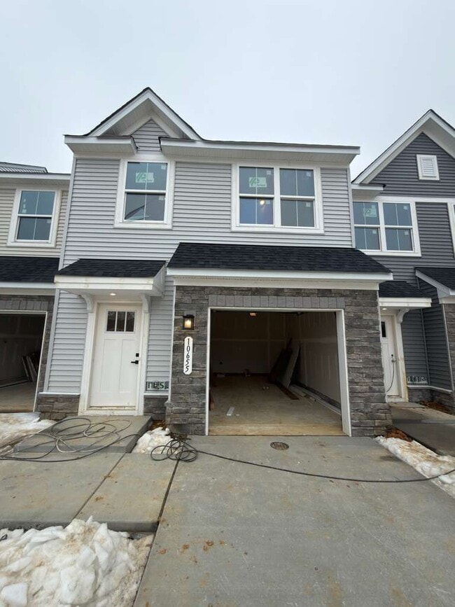 Building Photo - 10655 Rosies Run