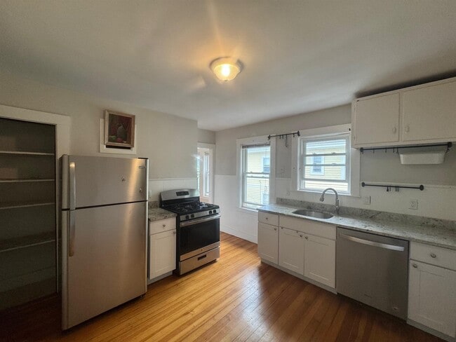 Building Photo - 48 Standish St Rental