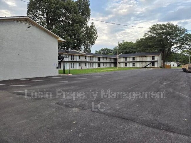 The Courtyard Apartments