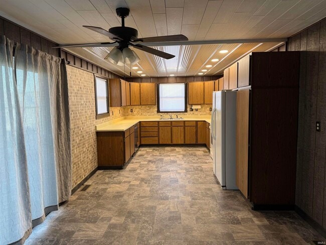 Photo - 2418 E 550 N