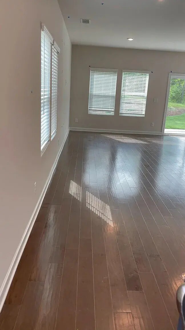 Sala - 2511 Greenmarket Dr