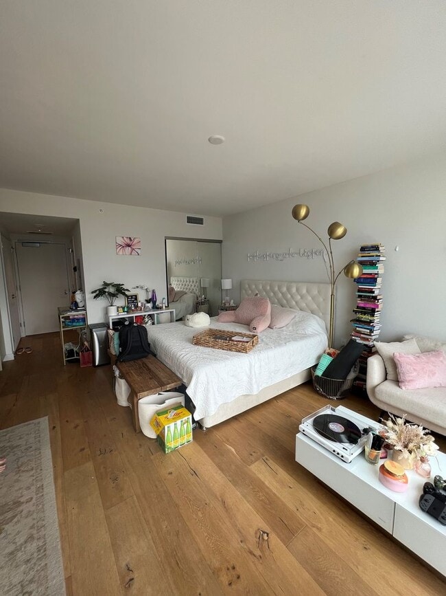 Photo - Central AC. Two Swimming Pools. Ocean view. (RRLLC) Unit 1910