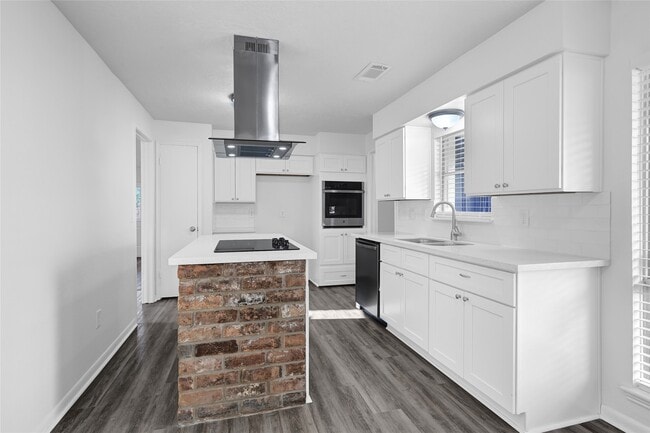 Photo - 2030 Mustang Springs Dr