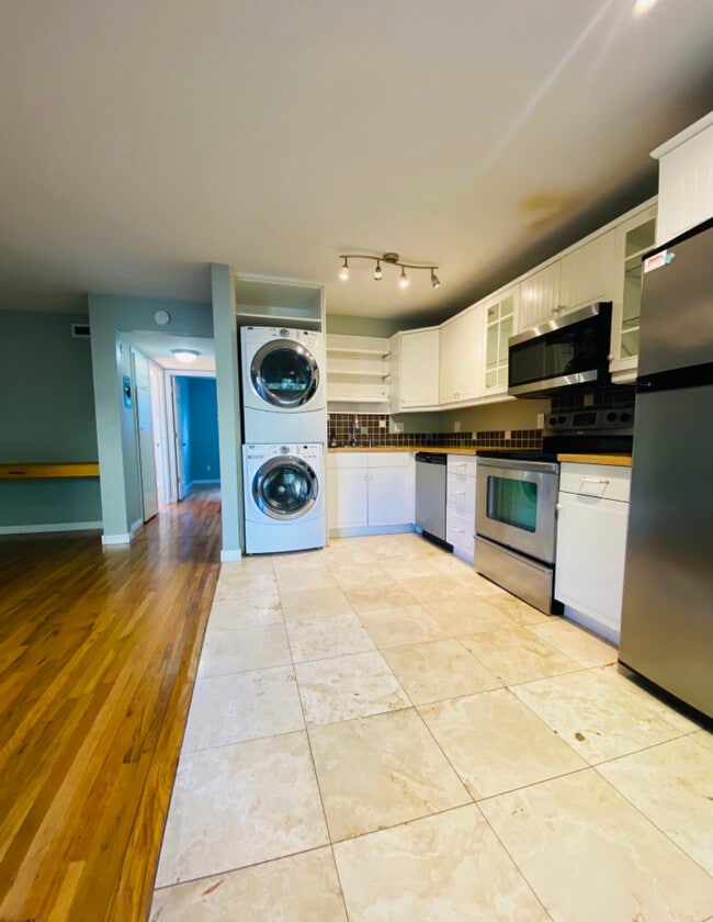 Building Photo - 1257 E 200 S Unit 4