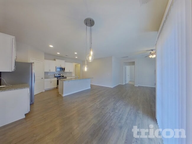 Photo - 453 All Seasons Dr