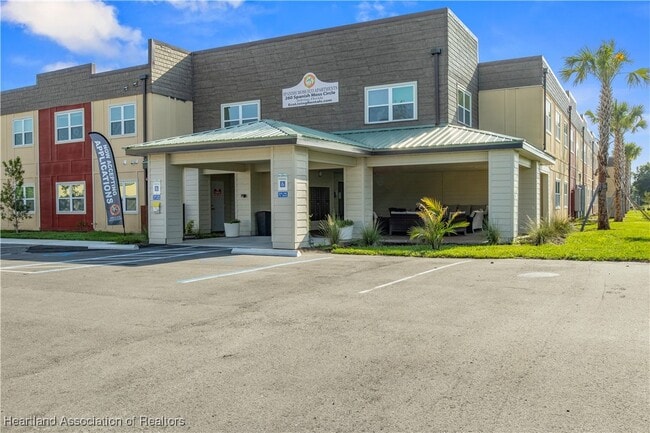 Building Photo - 260 Spanish Moss Cir Unit 101 Rental