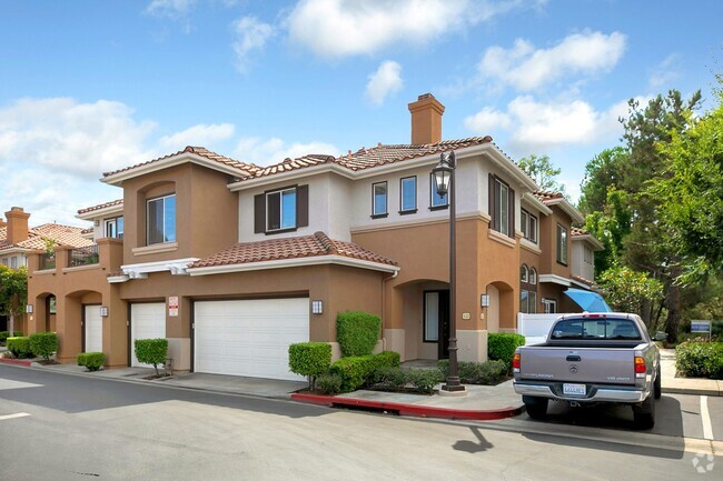 Building Photo - Modern Comfort in a Prime Location – 2BR T... Rental