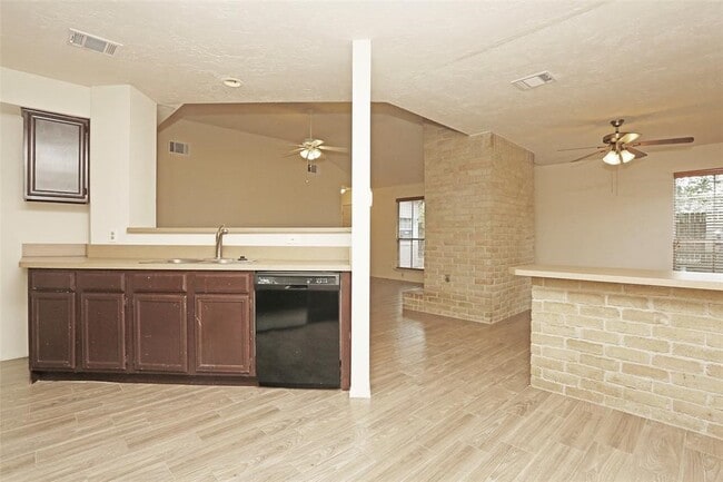 Photo - 1302 Silver Morning Dr