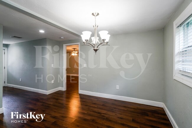 Photo - 6809 N Sterling Ave