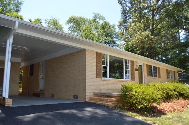 127 Freedom Dr