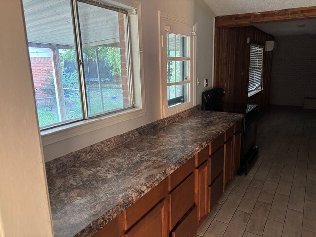 Photo - 3 bedroom, 1 bath with covered carport parking