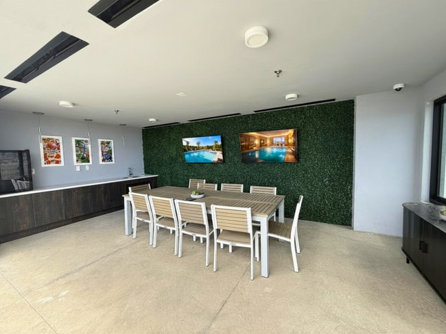 Pool Lounge