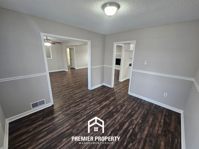 Photo - Newly Renovated 5BR Home with 2,334 Sq Ft, Fireplace & Fenced Yard in Memphis