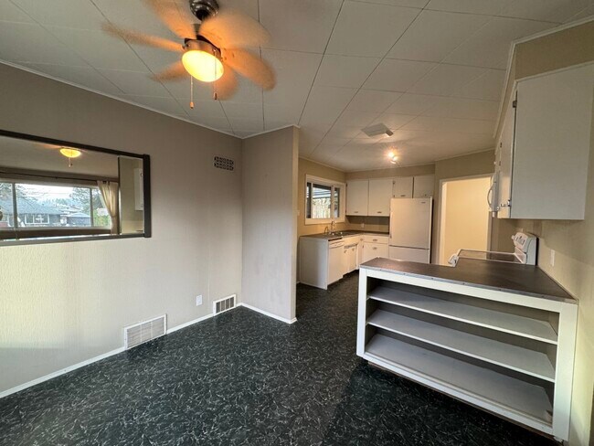 Photo - 657 First St