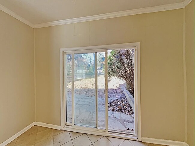 Photo - 227 Evergreen Dr SE
