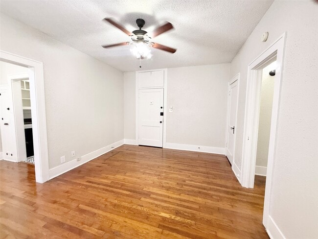 Photo - 1126 Berthea St Unit 6