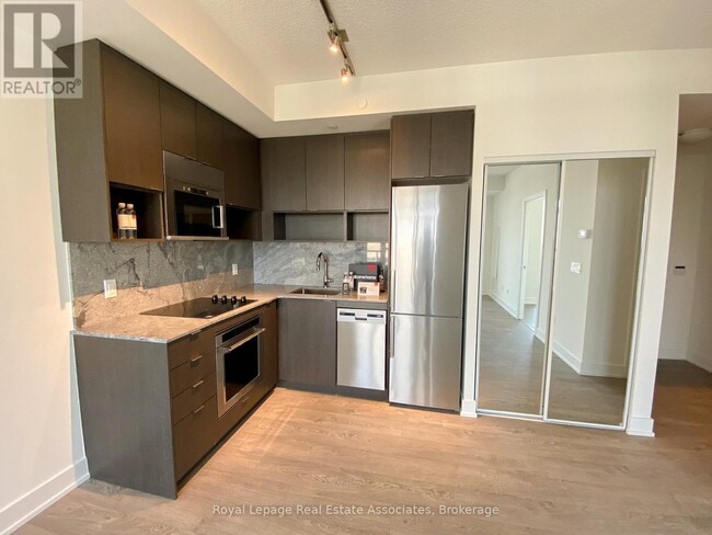 Photo - 7 Mabelle Ave Unité 3603