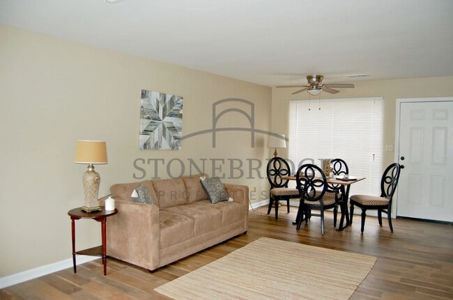 202 Hillsboro Ln