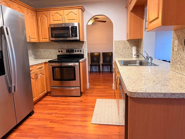 Building Photo - 5806 NW 86th Terrace