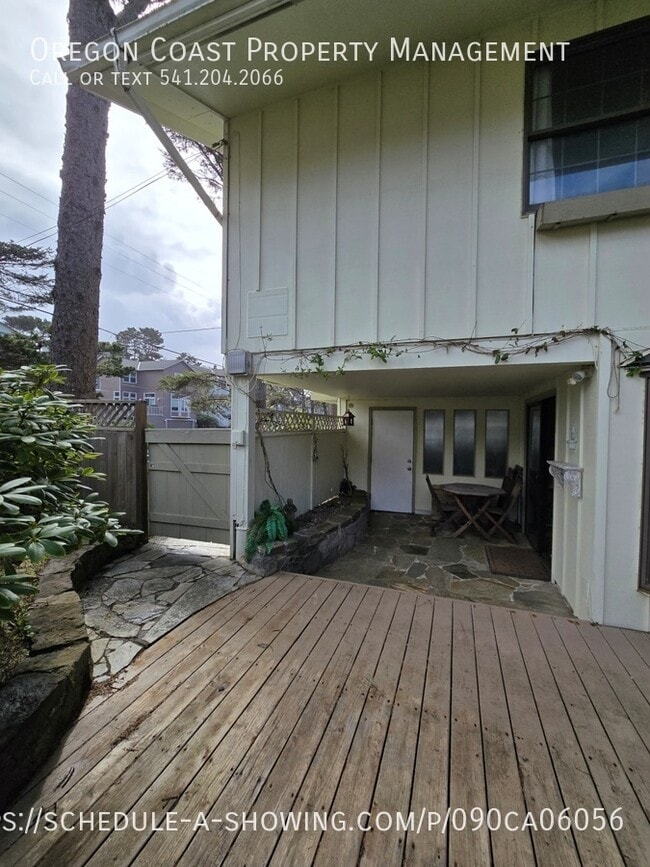 Photo - 4503 SW Beach Ave