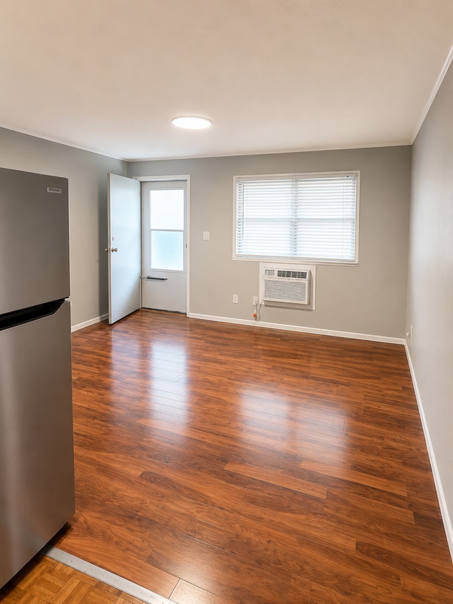 Photo - Century Square Apartments