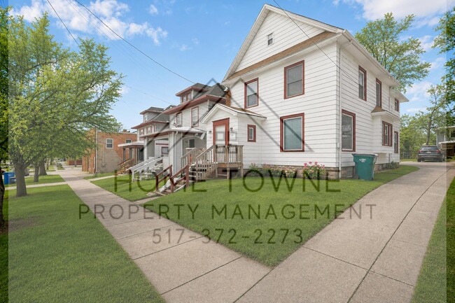 Photo - 810 W Genesee St