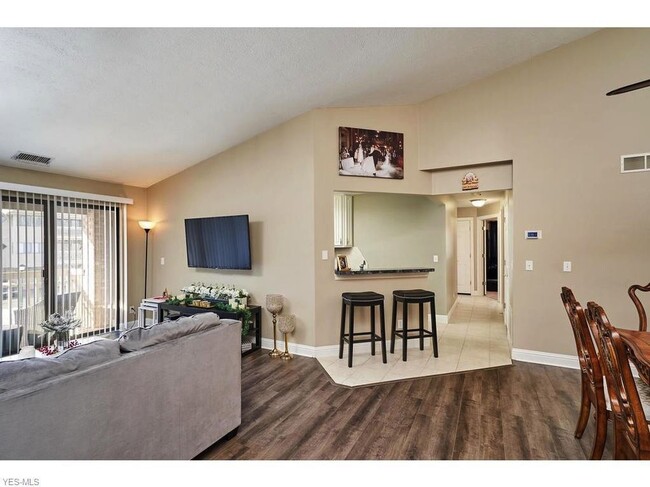 Photo - 3800 Rosemont Blvd Condo Unit Mike Z
