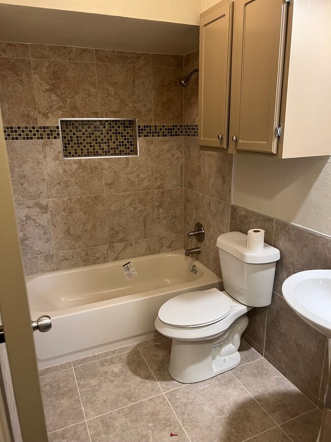 Photo - 287 Windsor Way