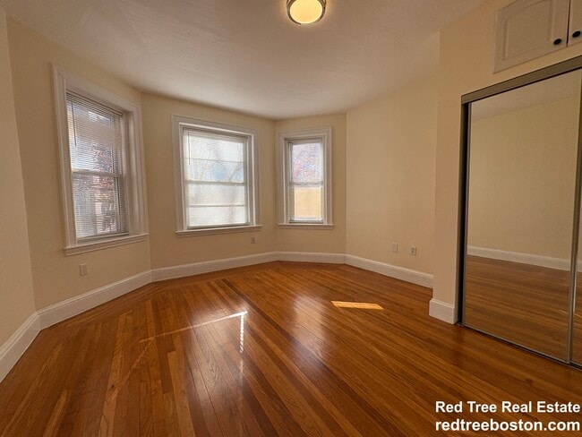 Building Photo - 73 Thatcher St Unit 301