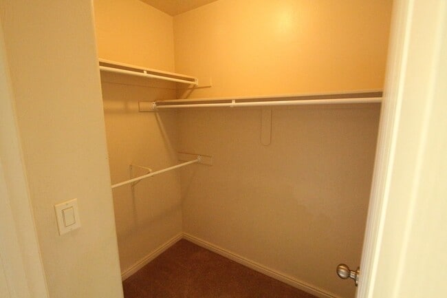 Photo - KNOLLWOOD TOWNHOME 3 Bed 2.5 Bath!