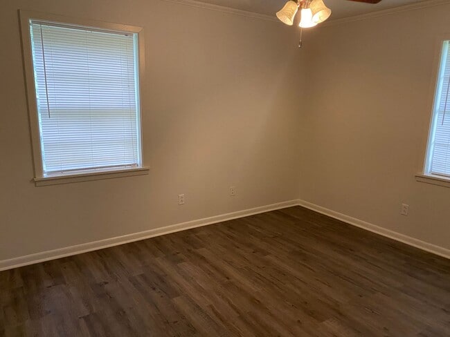 Photo - 3 Bedroom 1.5 Bath Home in Pineville, LA