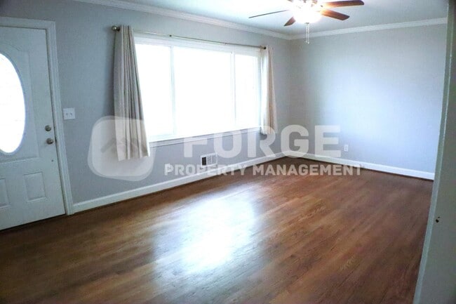 Photo - 106 Parkdale Dr