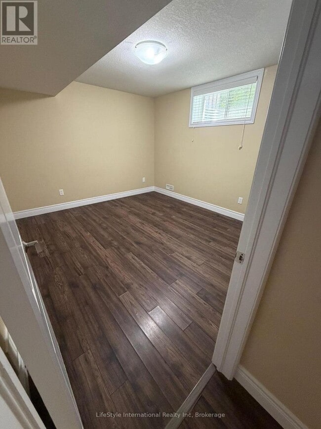 Photo - 111 Dallan Dr
