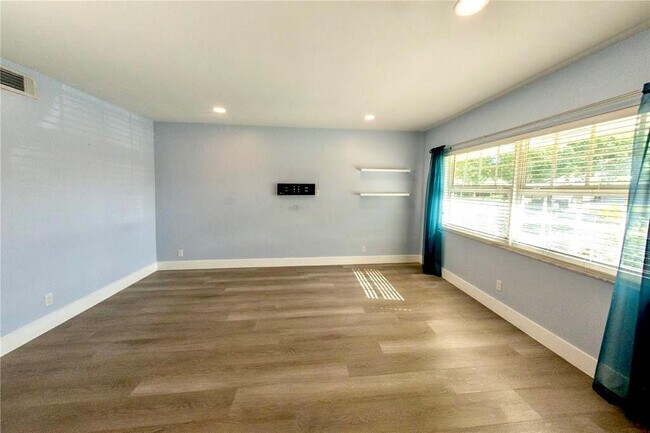 Photo - 1991 NE 32nd St Unit 18