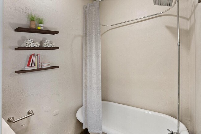 Photo - 1671 Washington