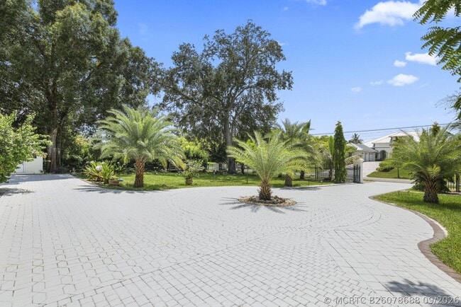 6344 NW 74th Terrace