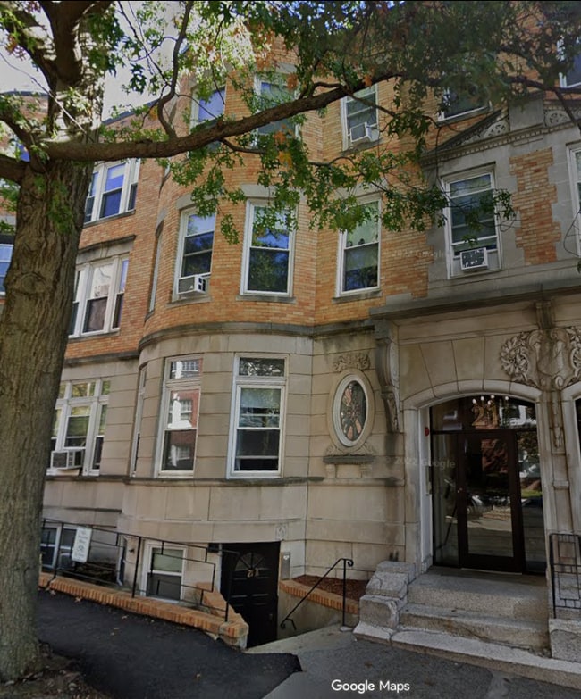 Photo - 17 Fairbanks St