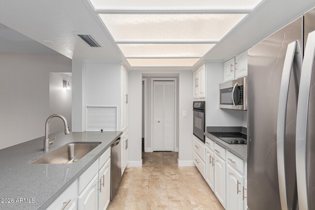 Photo - 1835 E Yale Dr