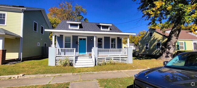 Building Photo - Bungalow in Manchester Heights with tons o... Rental