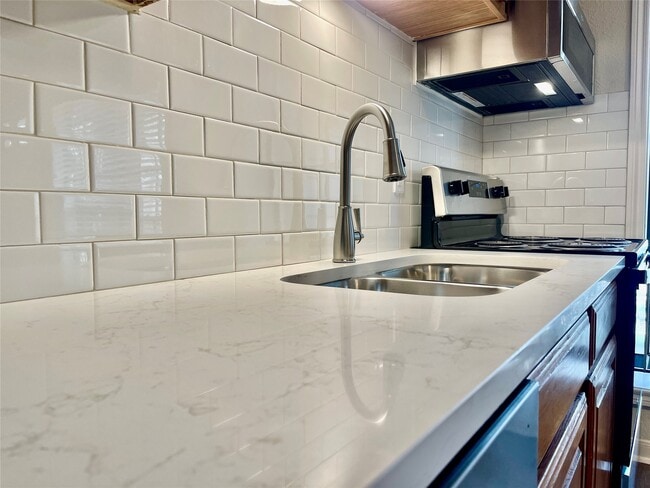 Photo - 1311 Antoine Dr Unidad 191