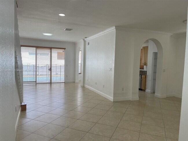 Photo - 3725 NE 10th Ct
