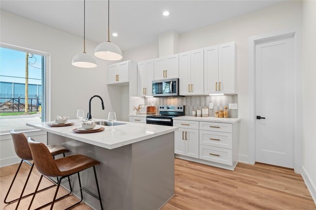 Photo - 6532 Weston St