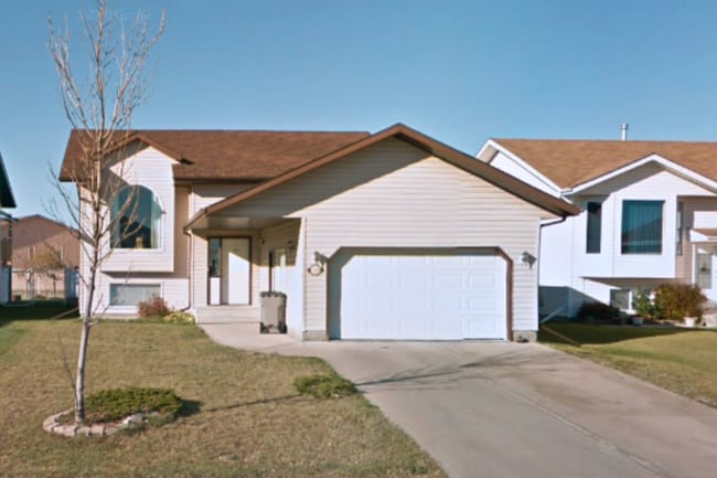 Building Photo - 8854-8104 104 Ave.