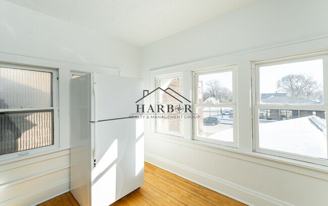 917 N Broadway Ave Unit 917 N Broadway Ave