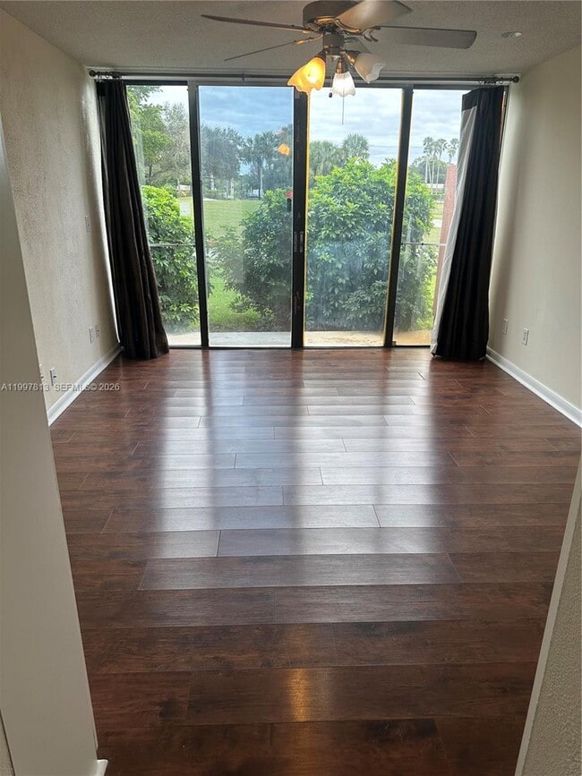 Photo - 1691 Fairway Rd