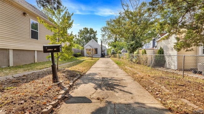 Photo - 6622 Crest Ave