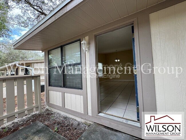 Photo - 359 Chaucer Ct