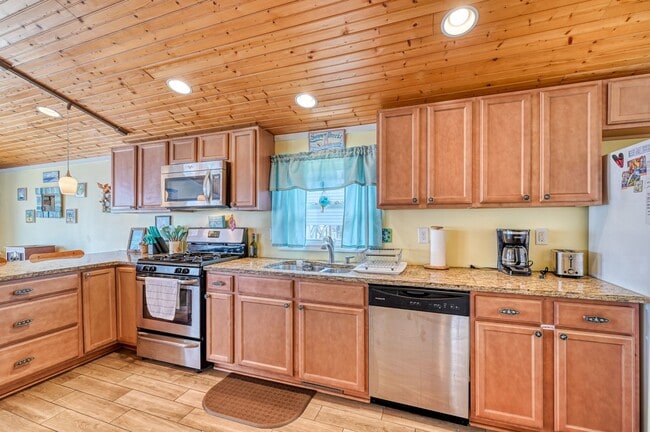 Photo - FURNISHED OFF-SEASON RENTAL (OCT THRU END OF APRIL)